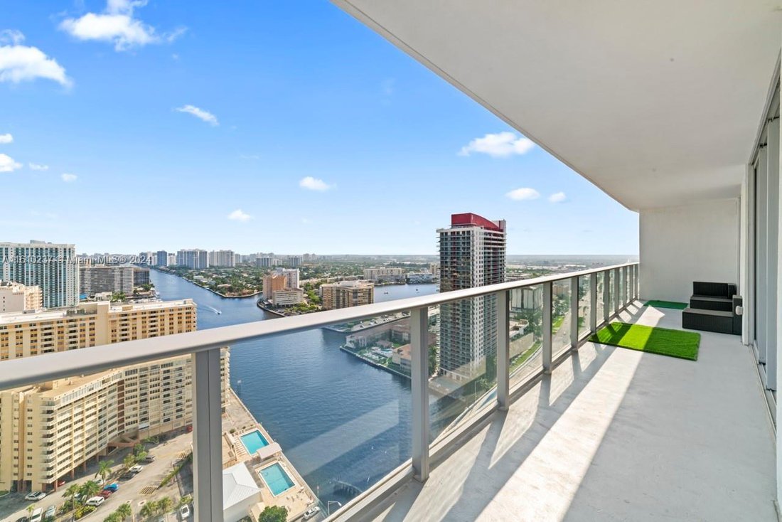 Hollywood, Florida, United States 2 - 17205219