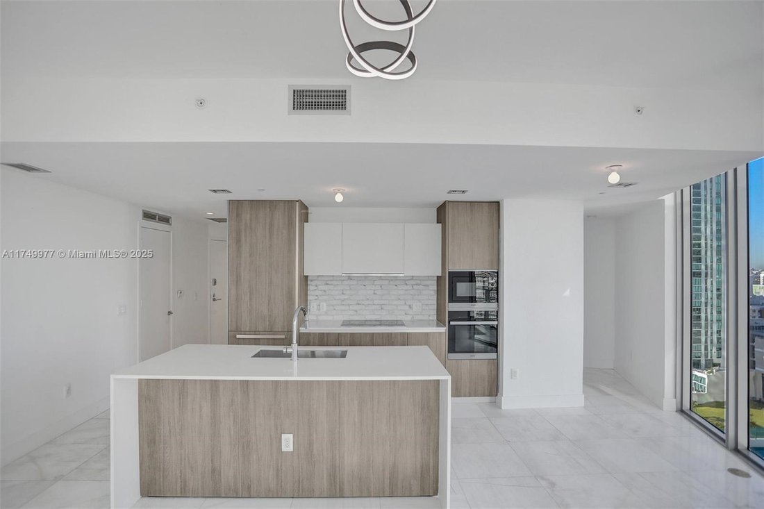 Condo in Miami, Florida, United States 5 - 17202578