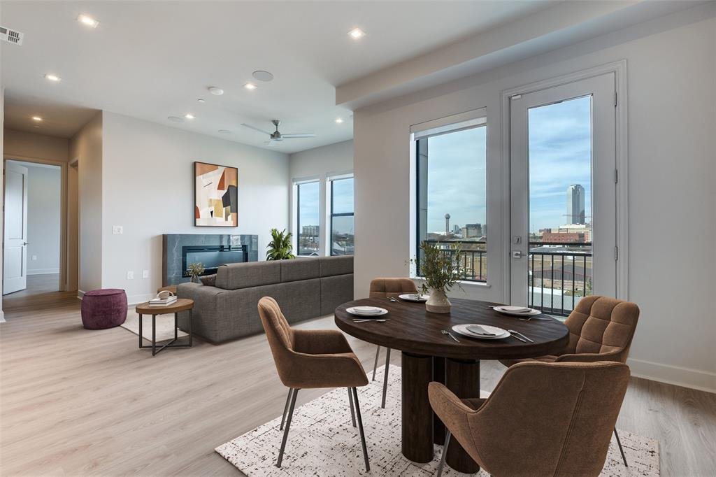 Condo in Dallas, Texas, United States 4 - 17214353