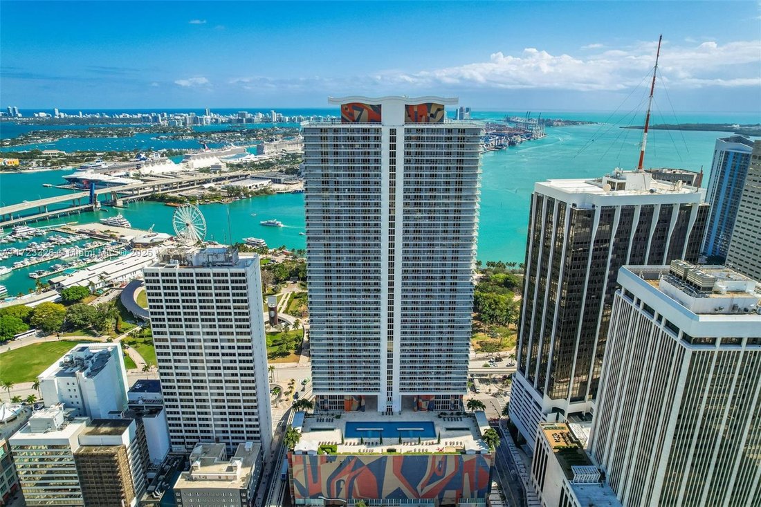 Condo in Miami, Florida, United States 1 - 17203378