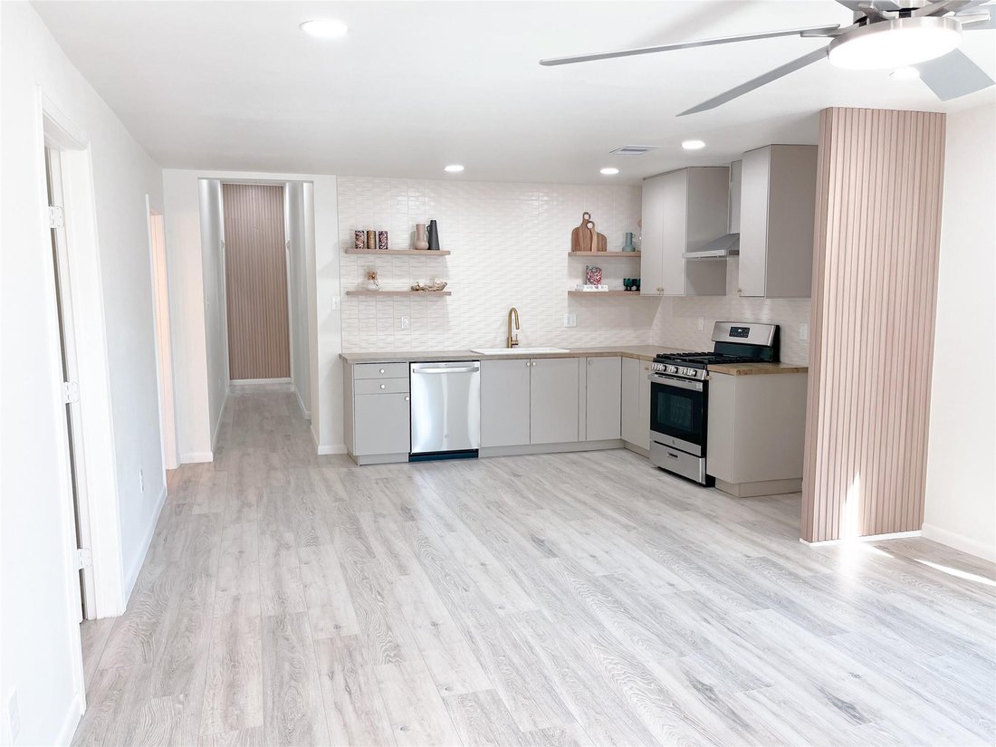 House in Galveston, Texas, United States 4 - 17208904