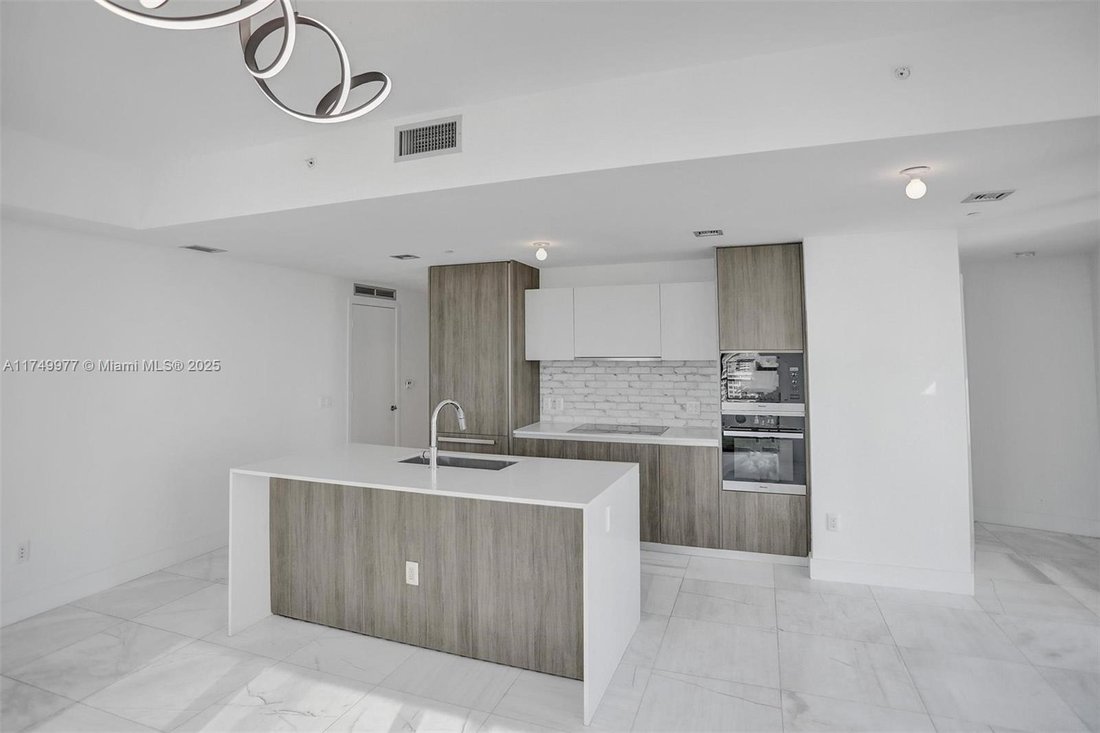 Condo in Miami, Florida, United States 4 - 17202578