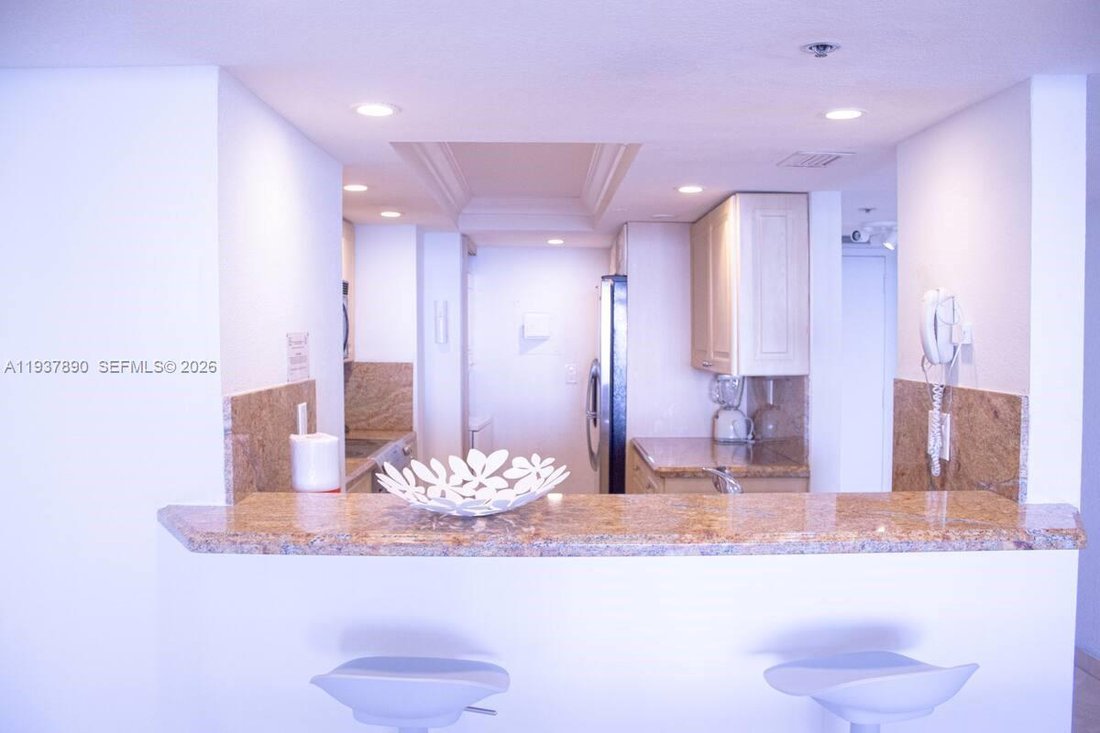 Condo in Miami, Florida, United States 5 - 17202761