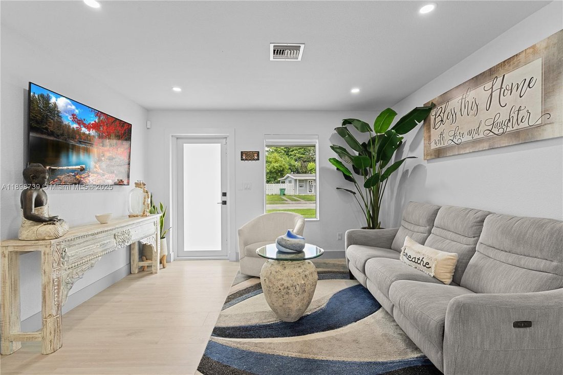 House in Miami, Florida, United States 2 - 17203019
