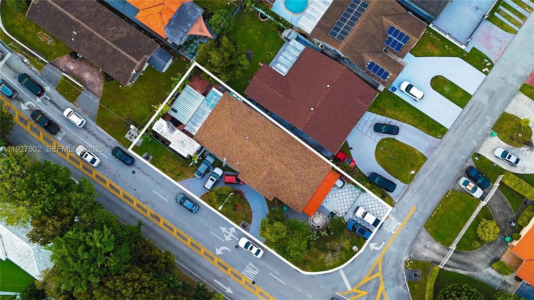 House in Miami, Florida, United States 5 - 17203094