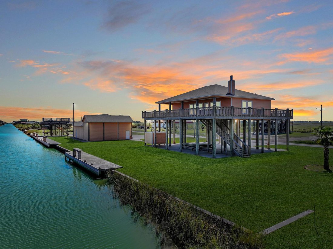 House in Bolivar Peninsula, Texas, United States 1 - 17210415