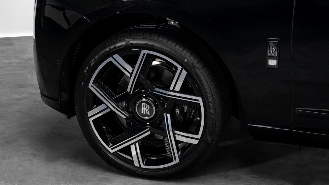 Suv in Dubai, Dubai, United Arab Emirates 4 - 17224389