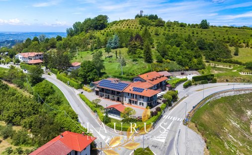Casa de Campo en Alba, Piamonte, Italia 1