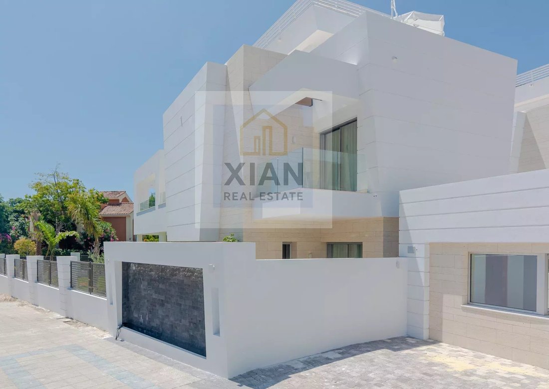 Villa in San Pedro de Alcantara, Andalusia, Spain 1 - 12176933