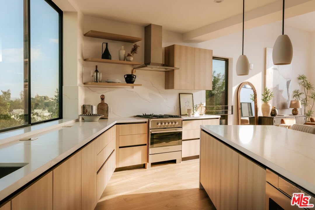 Condo in Los Angeles, California, United States 4 - 17219197