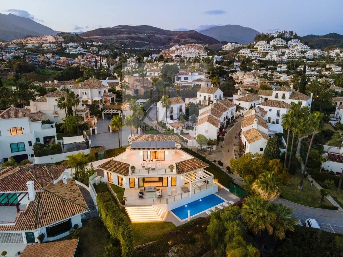 Villa in Nueva Andalucia, Marbella, Spain 1 - 12705786