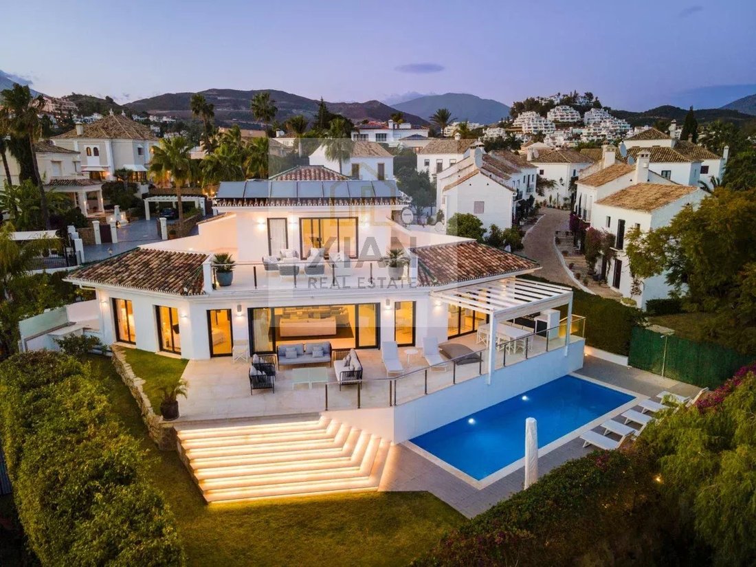 Villa in Nueva Andalucia, Marbella, Spain 2 - 12705786