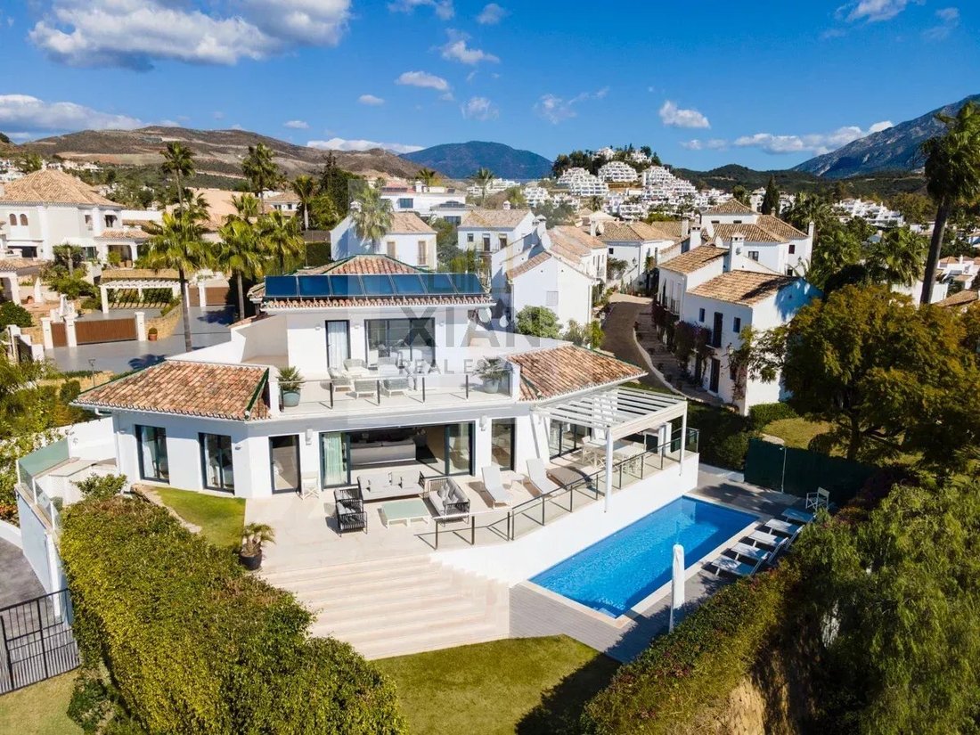Villa in Nueva Andalucia, Marbella, Spain 3 - 12705786