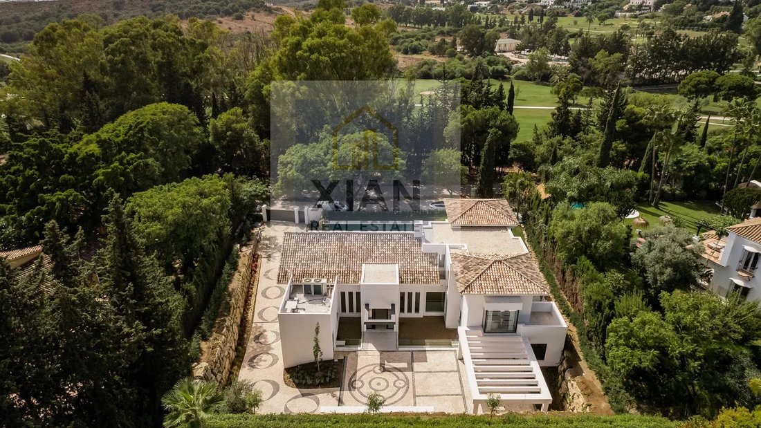 Villa in Estepona, Andalusia, Spain 3 - 12484930