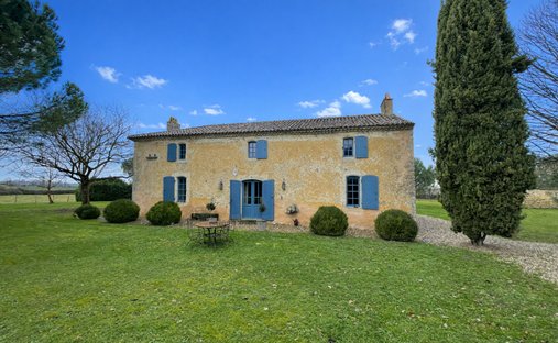 Villa in Sauveterre-de-Guyenne, Nouvelle-Aquitaine, France 1