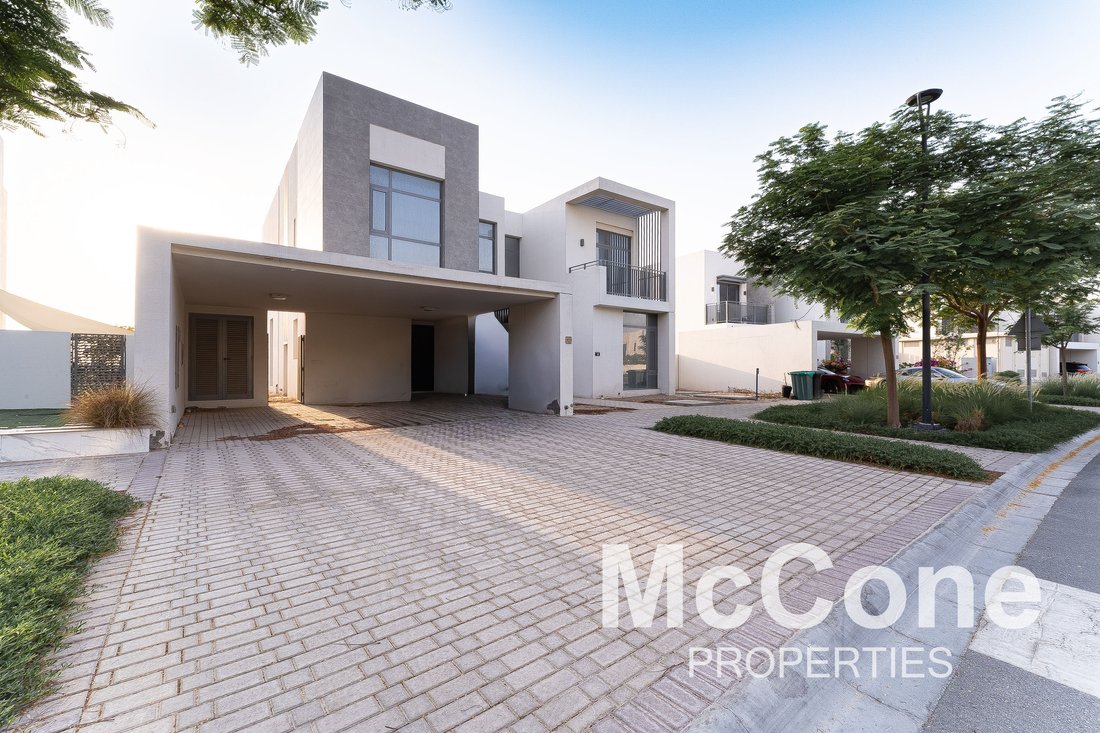 Villa in Dubai South Golf District, Dubai, United Arab Emirates 1 - 17220177