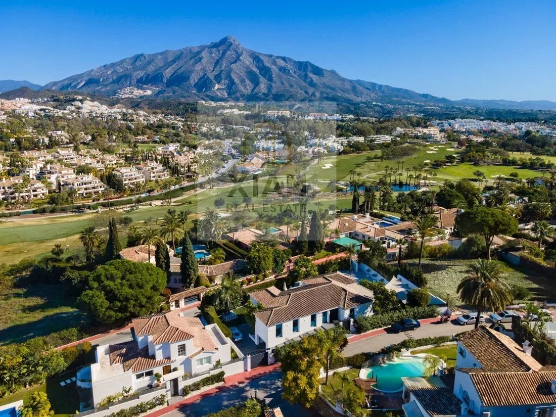 Villa in Nueva Andalucia, Marbella, Spain 2 - 12177208