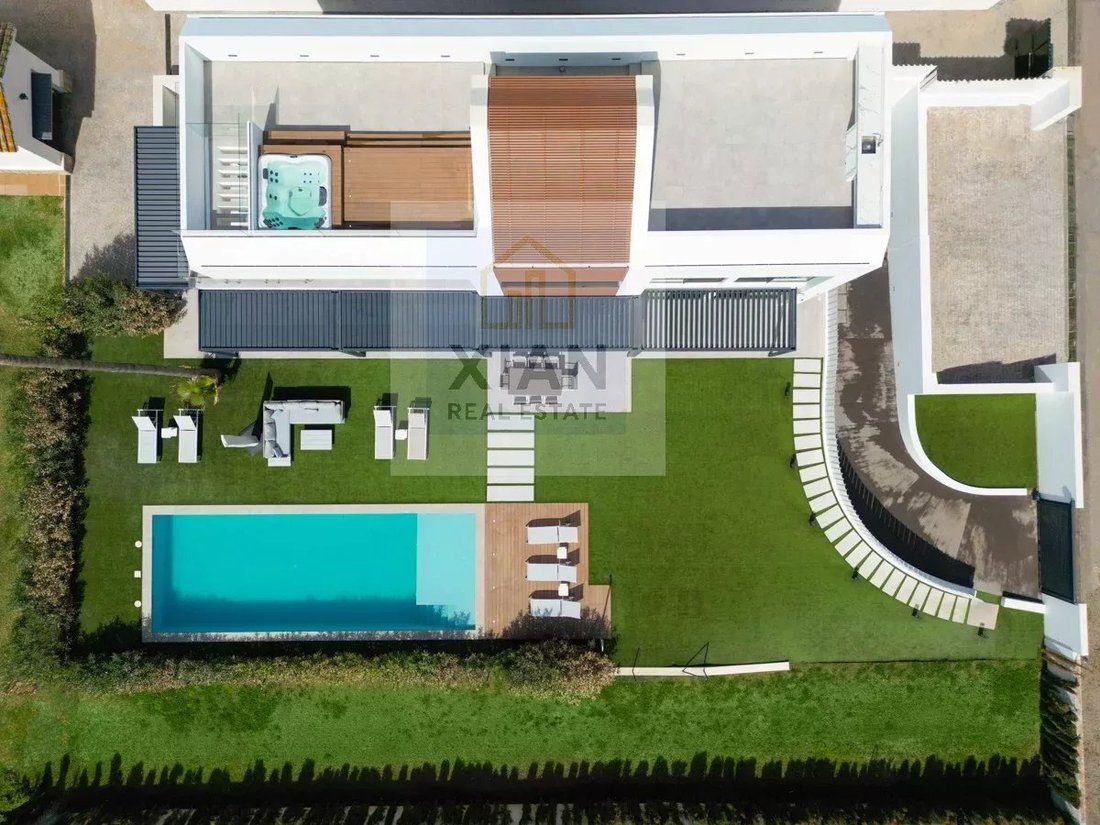 Villa in Cancelada, Estepona, Andalusia 2 - 12642461