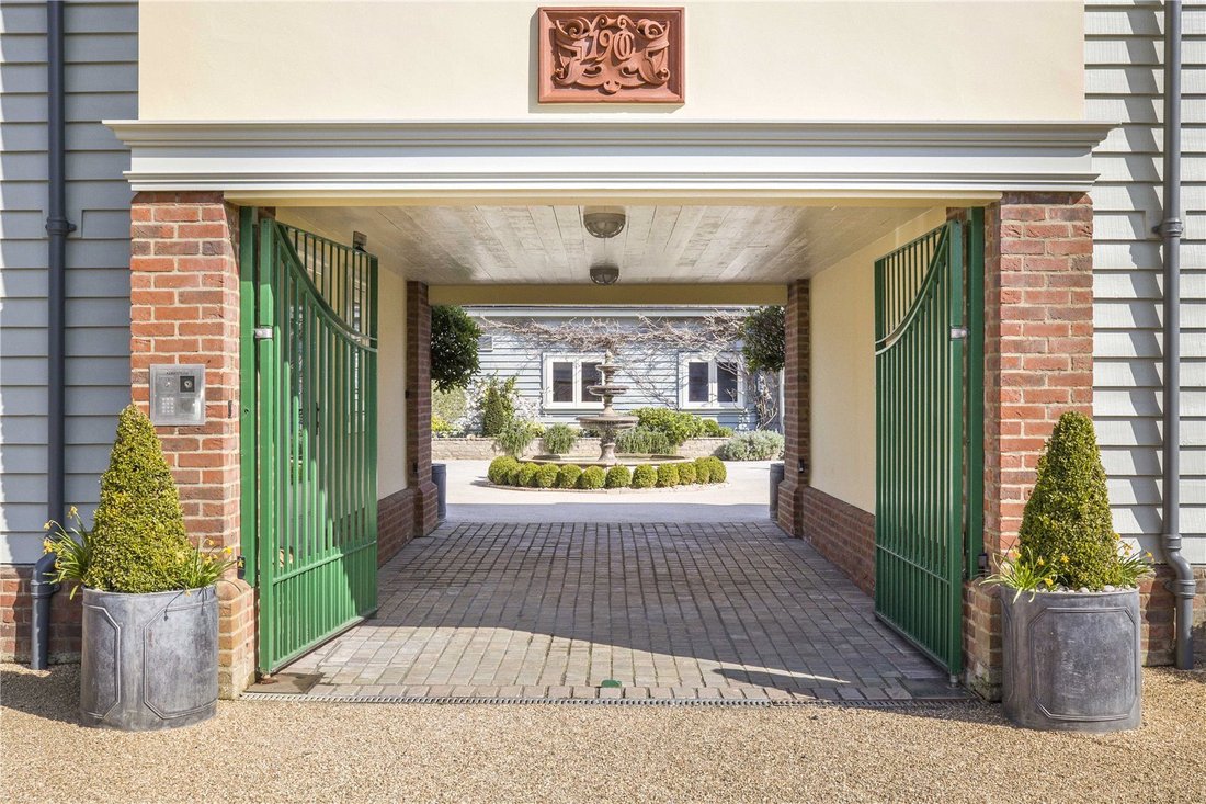 House in Hertfordshire, England 5 - 17217782