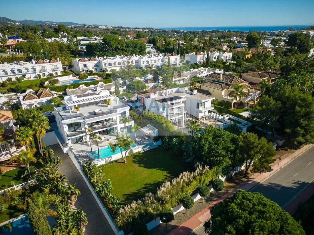 Villa in Nueva Andalucia, Marbella, Spain 1 - 12474797