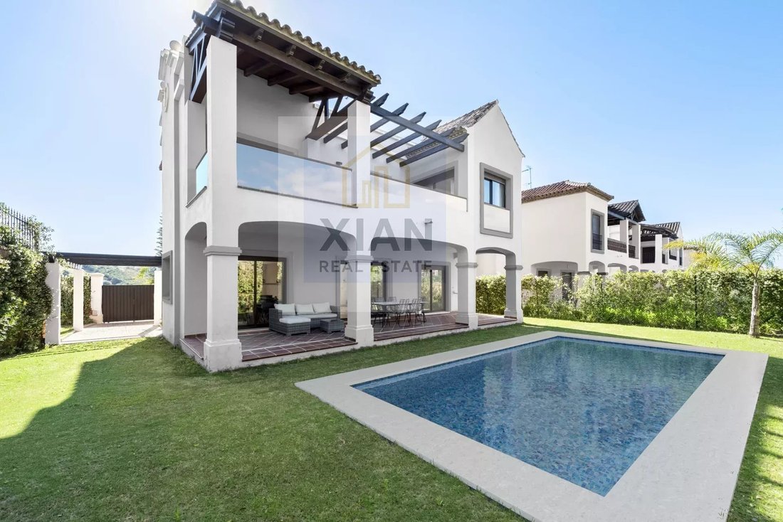 Villa in Estepona, Andalusia, Spain 2 - 12177011