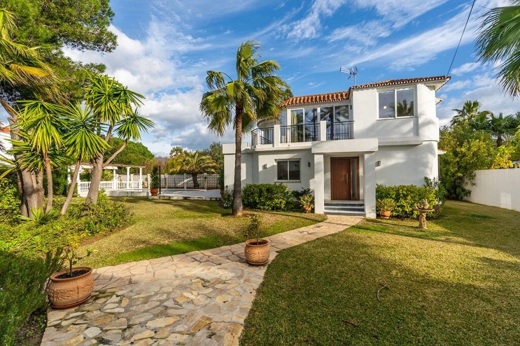 Villa en Elviria-Cabopino, Marbella, España 2 - 17219441