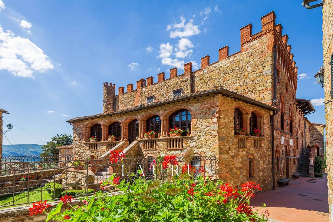 Castle in Center, Greve in Chianti, Tuscany 5 - 17217934