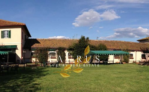 Country House in Ardeatino, Rome, Italy 1
