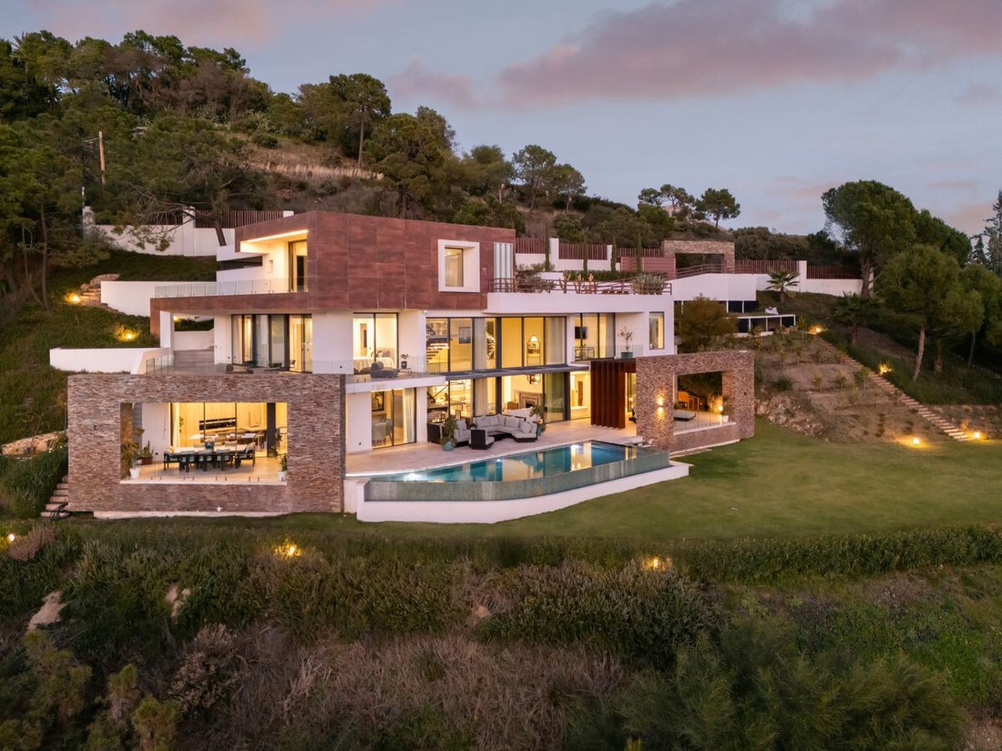 Villa in Benahavis, Andalusia, Spain 1 - 17220836