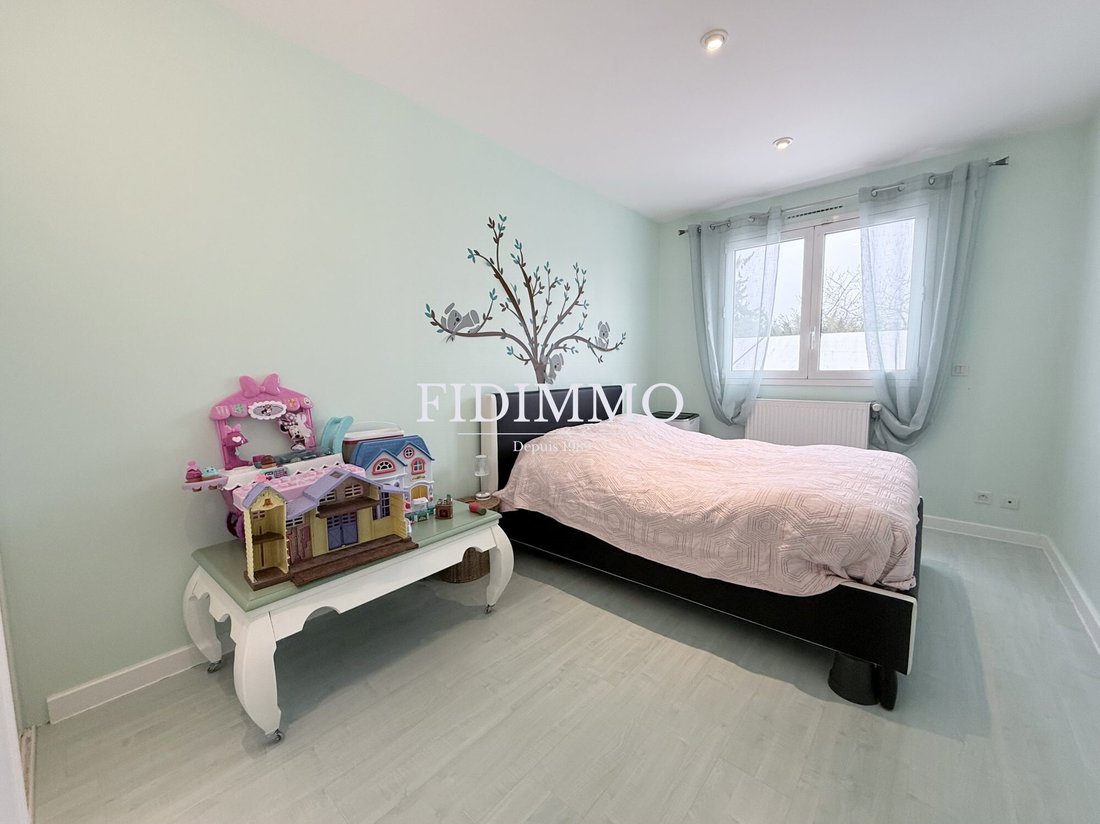House in Chennevieres-sur-Marne, Ile-de-France, France 5 - 17229210