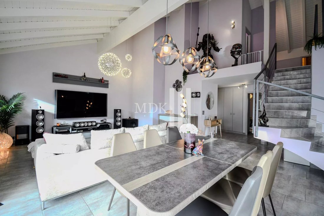 Spacious Duplex Close To All Amenities