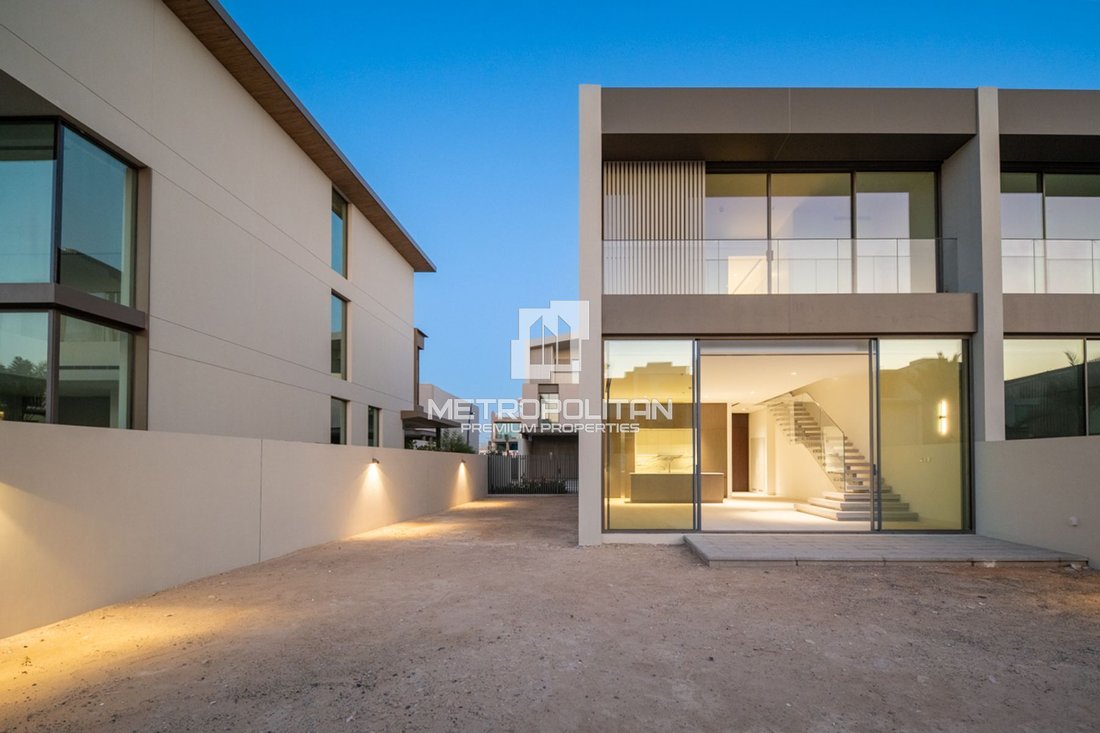Townhouse in Ras Al Khor Industrial Area, Dubai, United Arab Emirates 2 - 17224029