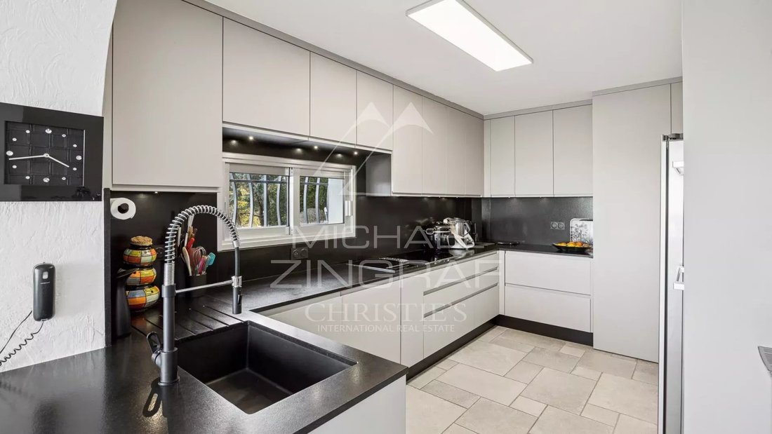 Villa in Mandelieu-la-Napoule, Provence-Alpes-Côte d'Azur, France 5 - 17220279