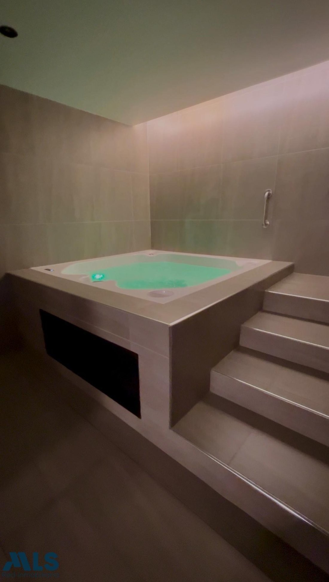 Apartment in Medellín, Antioquia, Colombia 5 - 17220421