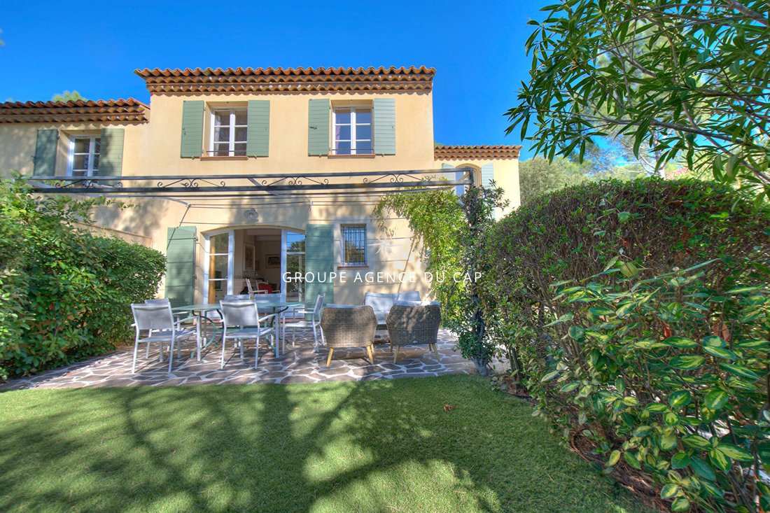 Villa in La Motte, Provence-Alpes-Côte d'Azur, France 1 - 16968671