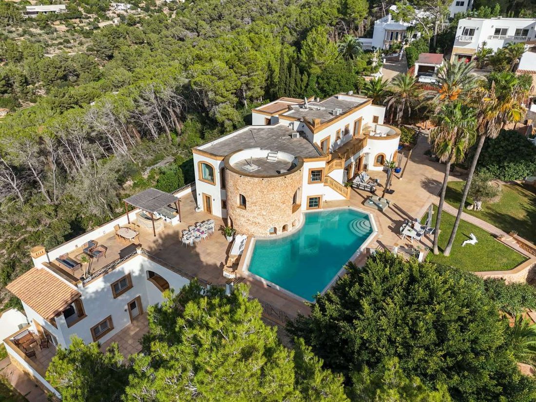 Villa in Can Furnet, Santa Eularia des Riu, Balearic Islands 2 - 17227285