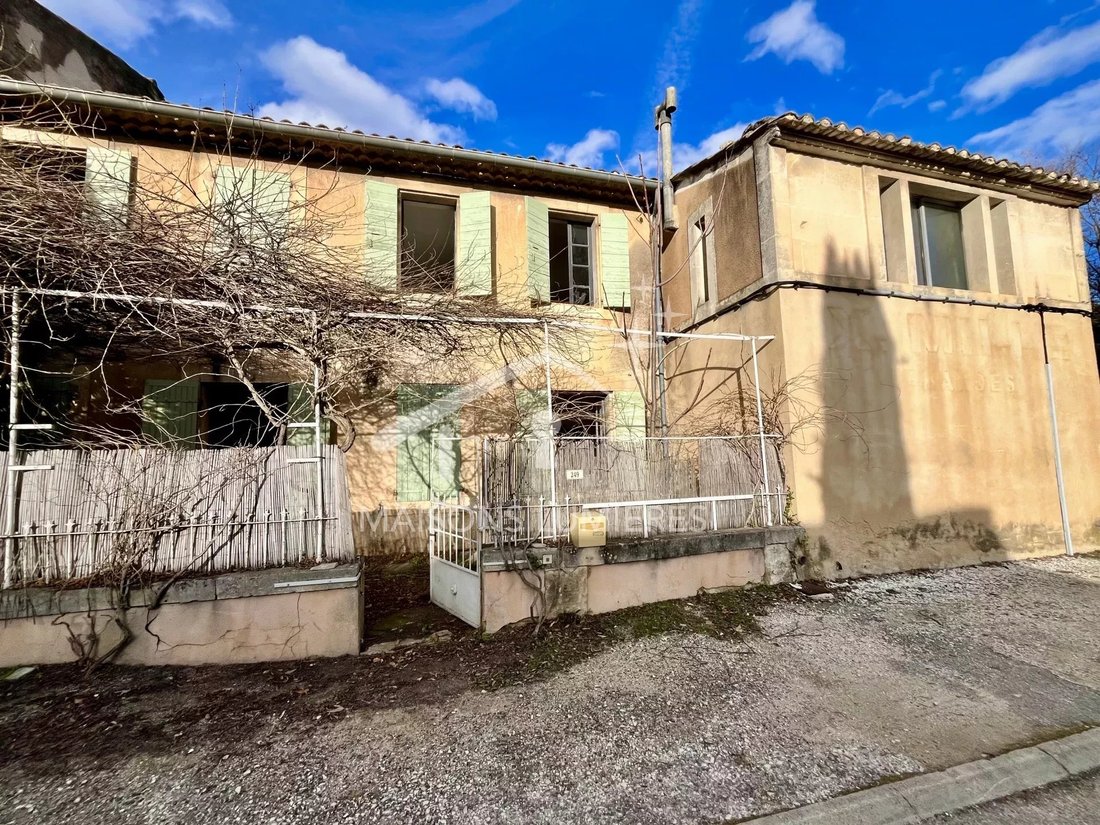 Estate in Goult, Provence-Alpes-Côte d'Azur, France 3 - 17220835