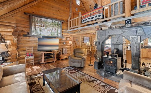 House in Gilchrist, Oregon, United States 1