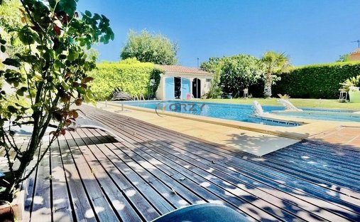 Villa in Centre Ville, Sorgues, France 1