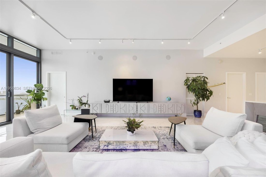 Condo in Miami, Florida, United States 2 - 17222469