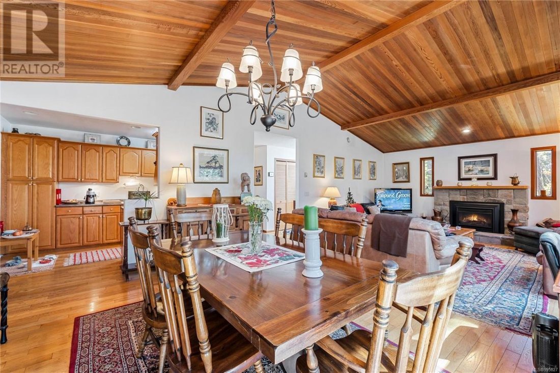 House in Saltspring Island, British Columbia, Canada 4 - 17229605