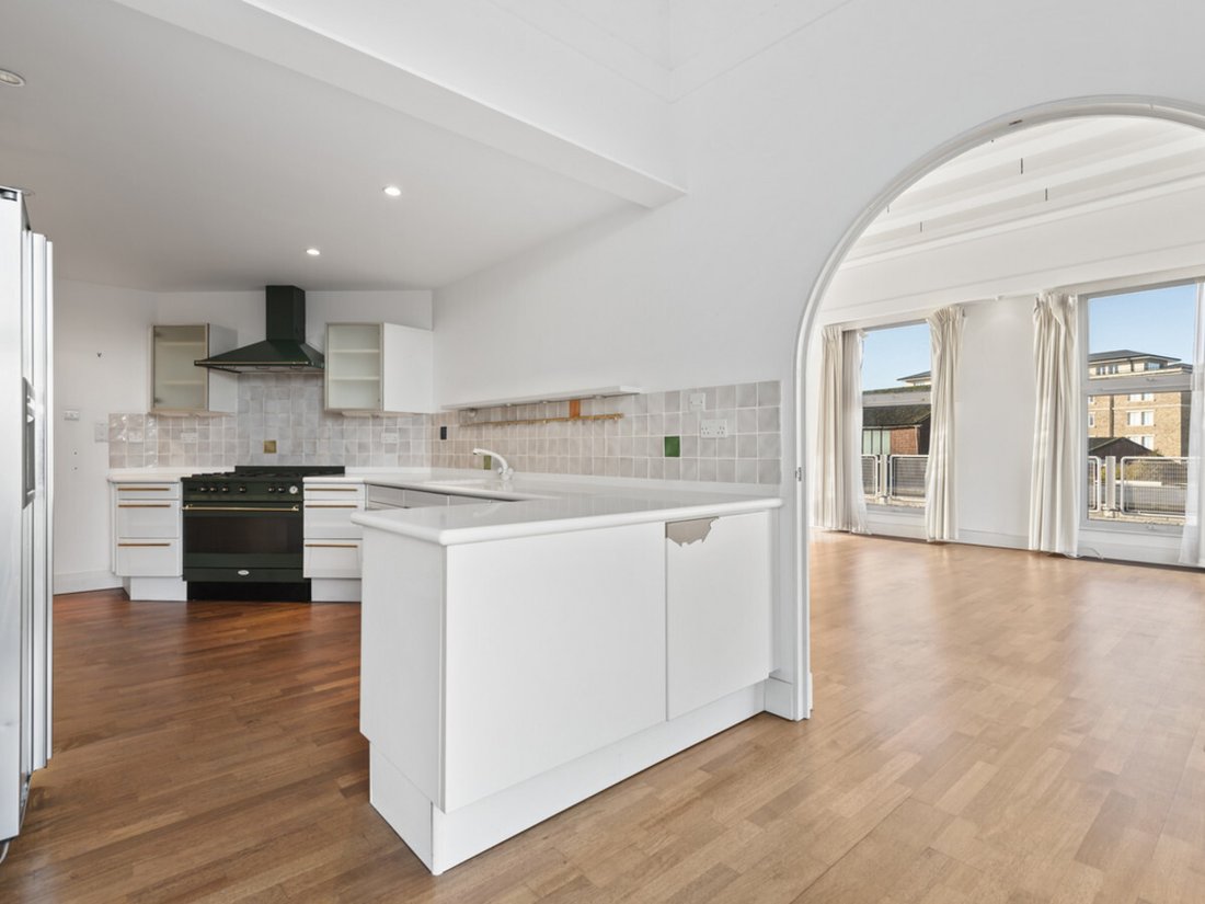 Apartment in Hurlingham, Hammersmith and Fulham, England 4 - 17231412