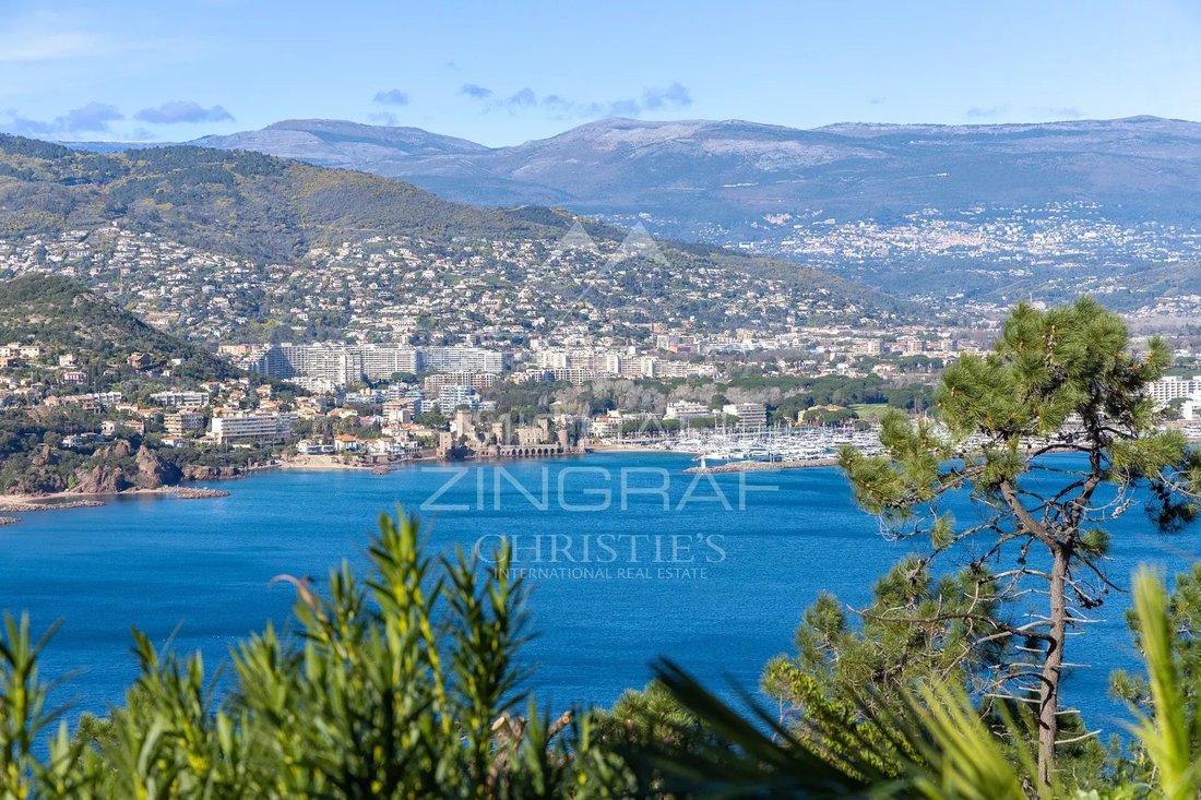Villa in Théoule-sur-Mer, Provence-Alpes-Côte d'Azur, France 3 - 17220277