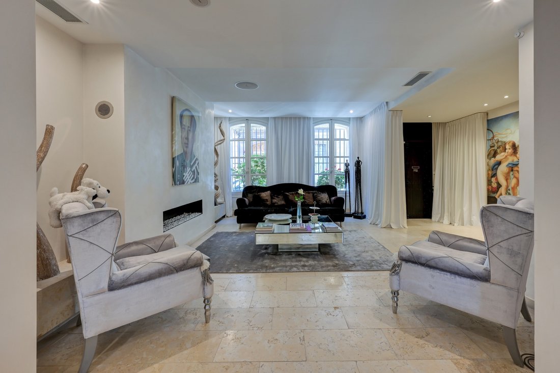 House in Comtale-Cente-Cours Mirabeau, Aix-en-Provence, France 2 - 17228786