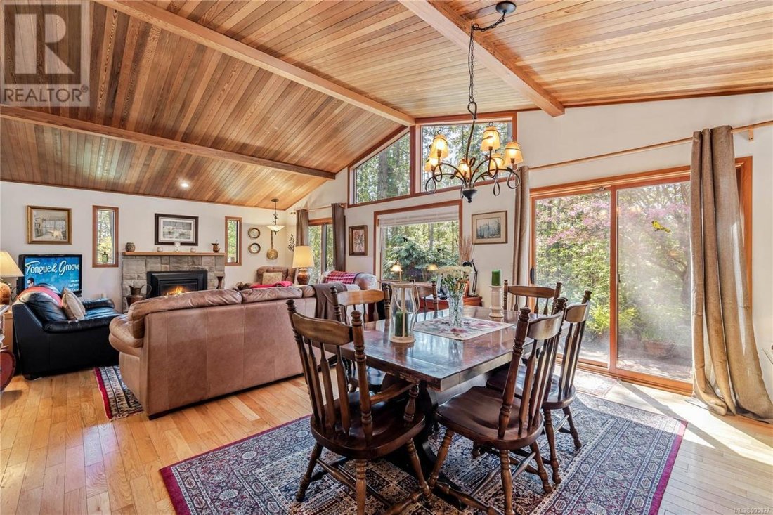 House in Saltspring Island, British Columbia, Canada 3 - 17229605