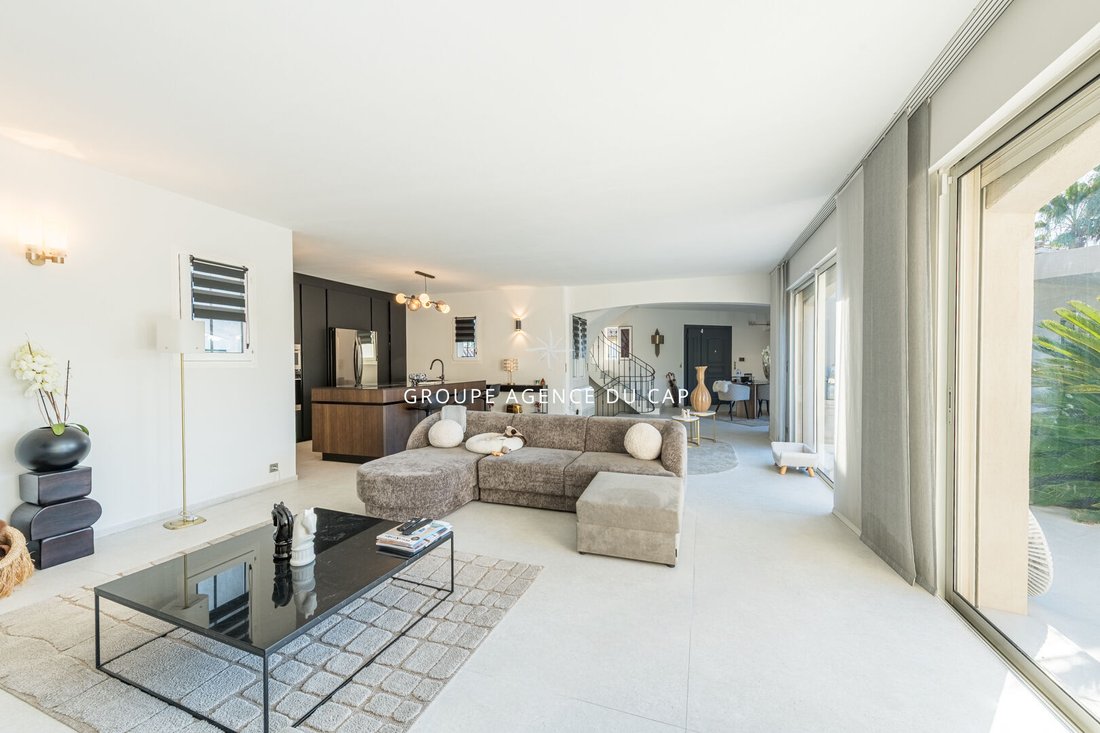 Villa in Valescure-Vaulongue-Clair Bois-Vallon Suveret, Saint-Raphaël, France 2 - 17220259