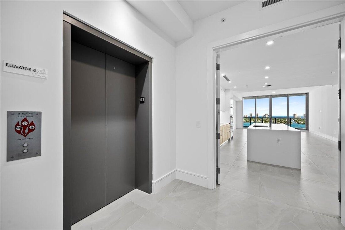 Condo in Lake Park, Florida, United States 2 - 17005906