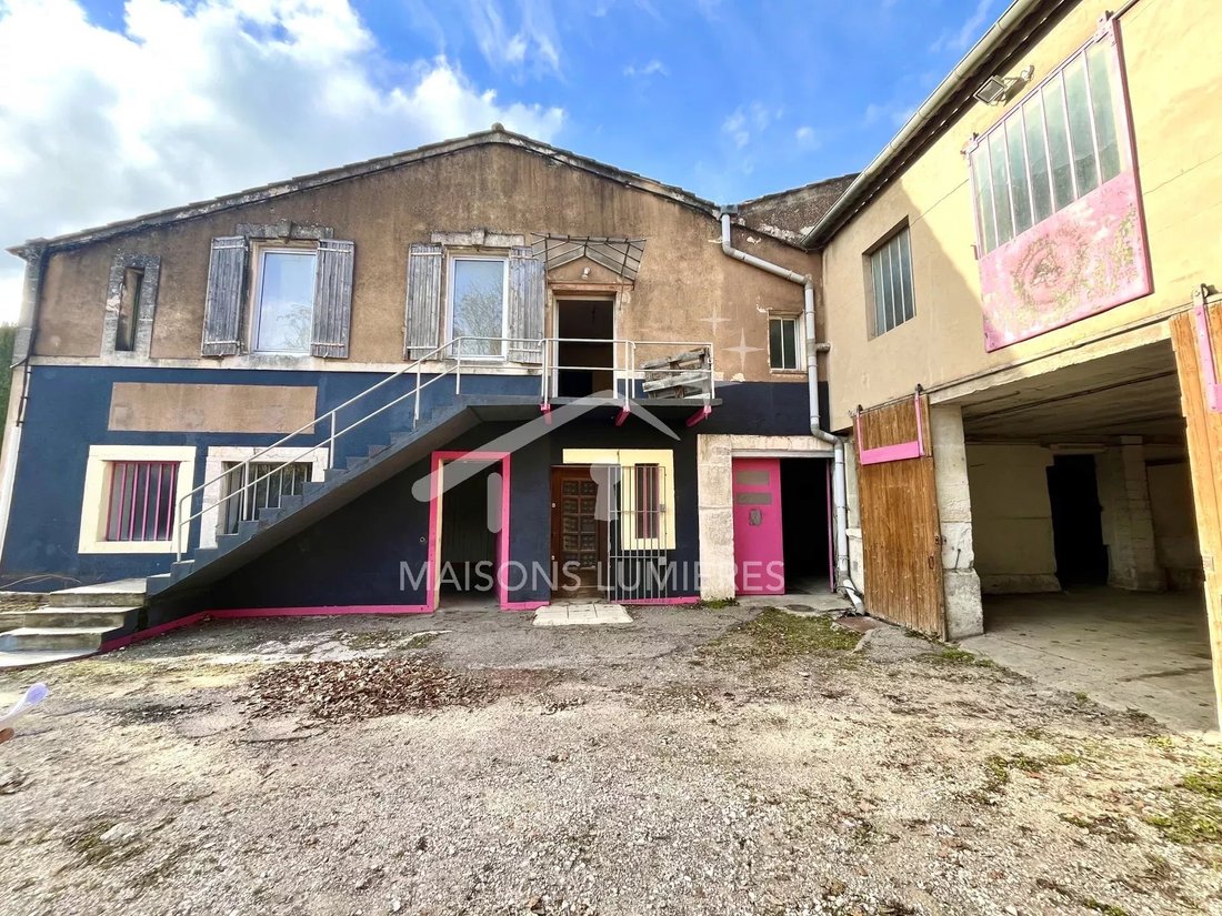 Estate in Goult, Provence-Alpes-Côte d'Azur, France 4 - 17220835