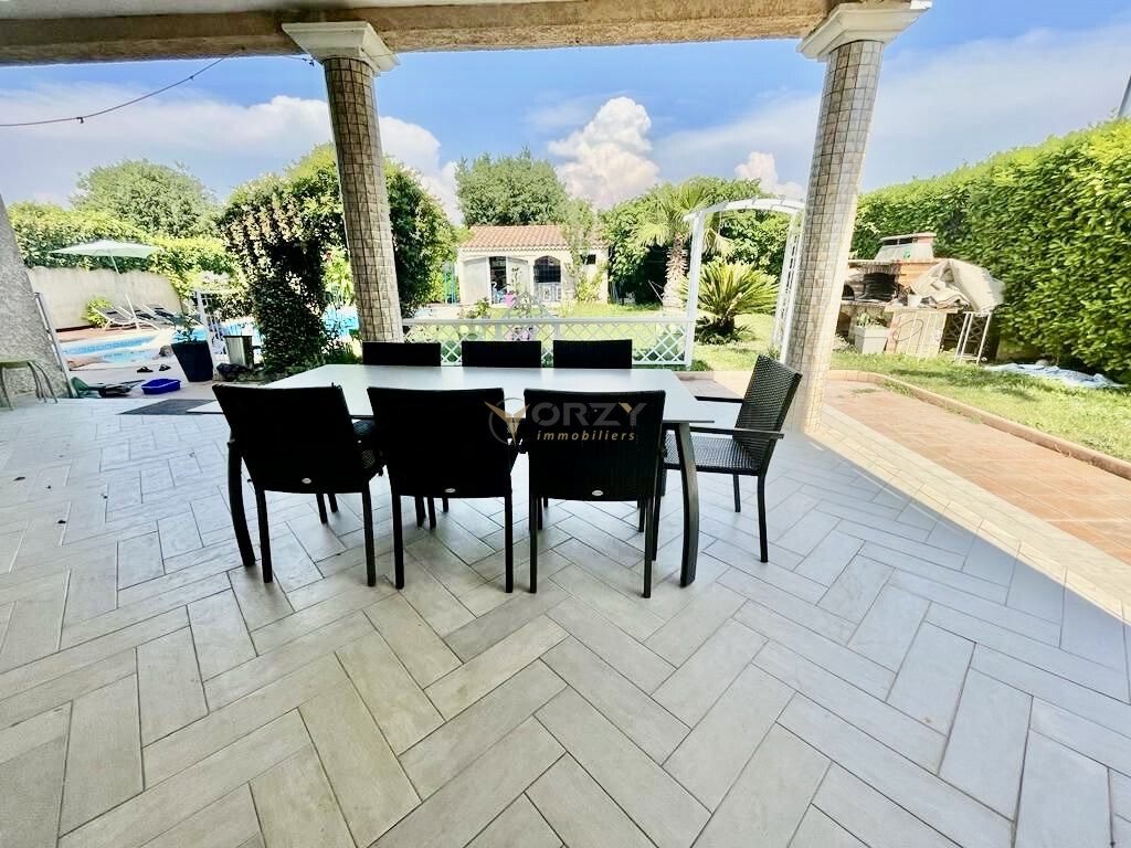 Villa in Centre Ville, Sorgues, France 2 - 17224351