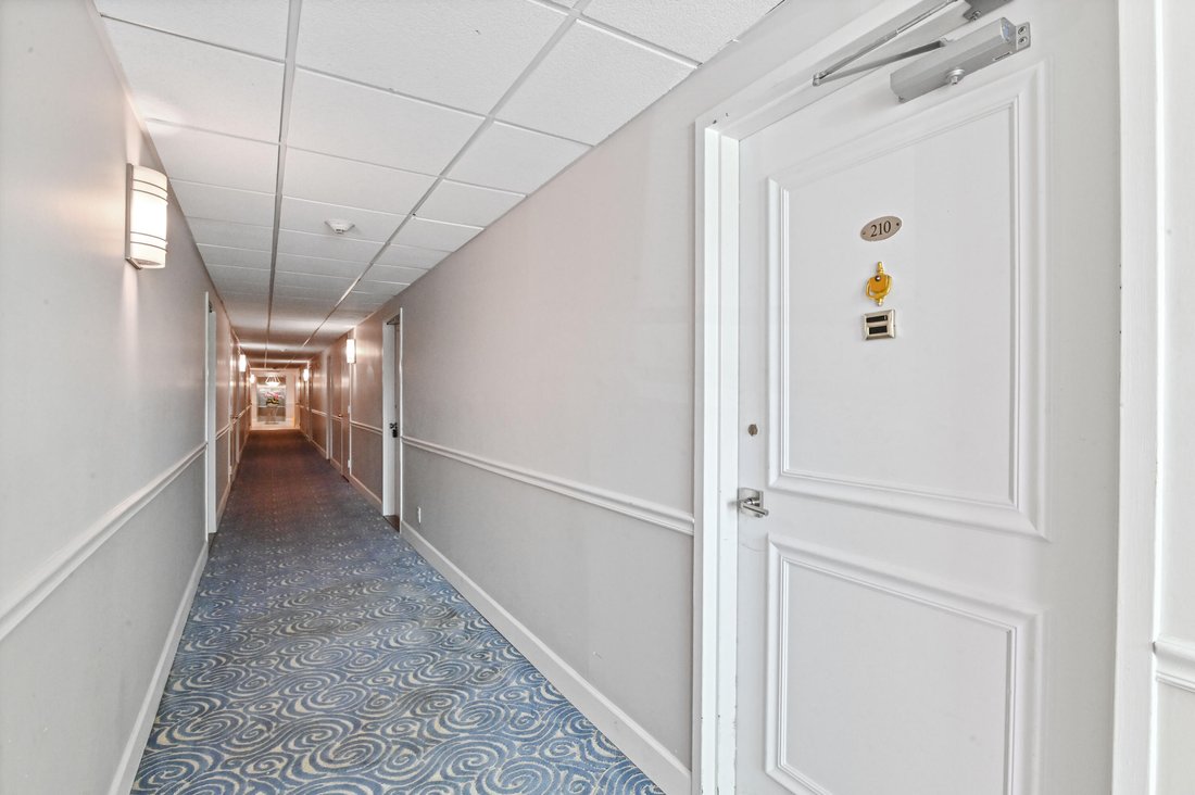 Condo in West Palm Beach, Florida, United States 2 - 17233906